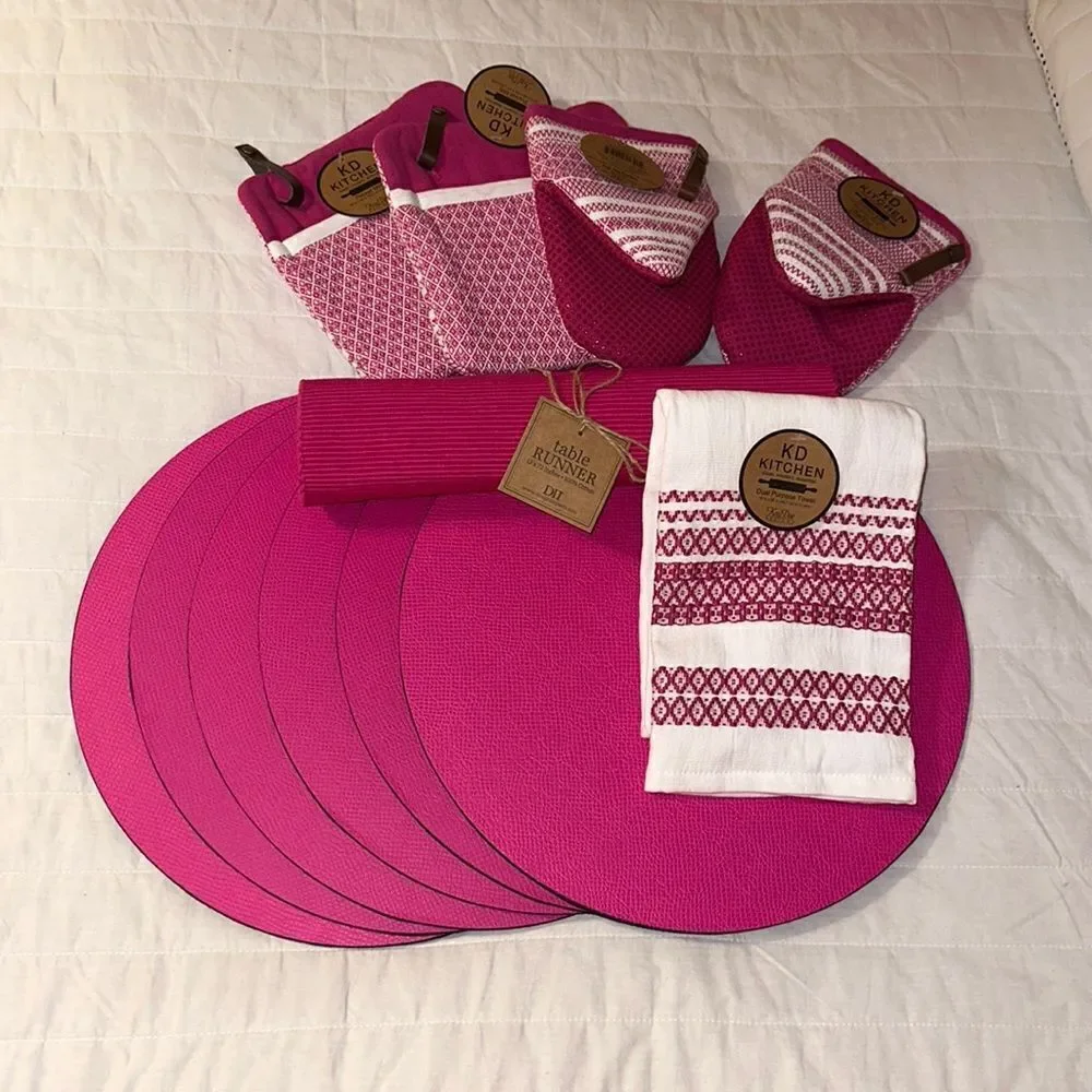 Set of Snakeskin Round Pebbled Faux Leather Vinyl Placemats, Table Runner ++++